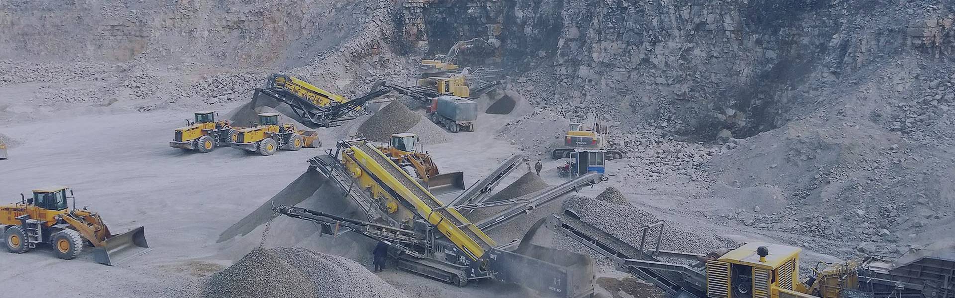 The application of mining screen in mining and aggregate industries.