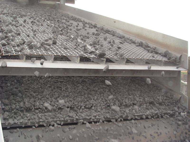 The picture shows the woven wire mesh for gravel screening.